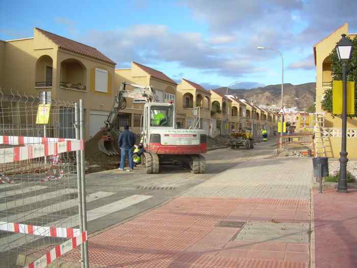 El Ayuntamiento mejora la urbanización del entorno del recinto ferial